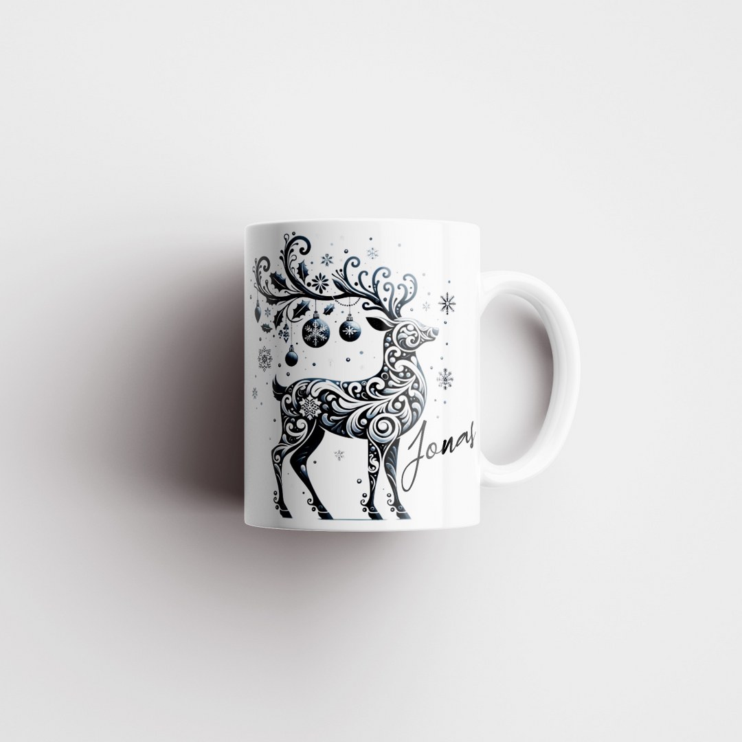 Personalisierte Weihnachtstasse mit Namen – Elegantes Schwarz-Weiss-Rentier – Bild 4
