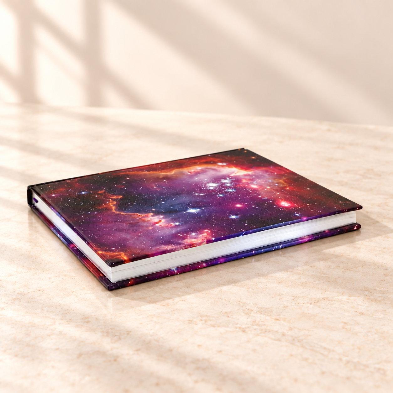 Geschenkset «Nebel» – personalisierte Perlen-Tasse & Notizbuch – Bild 4